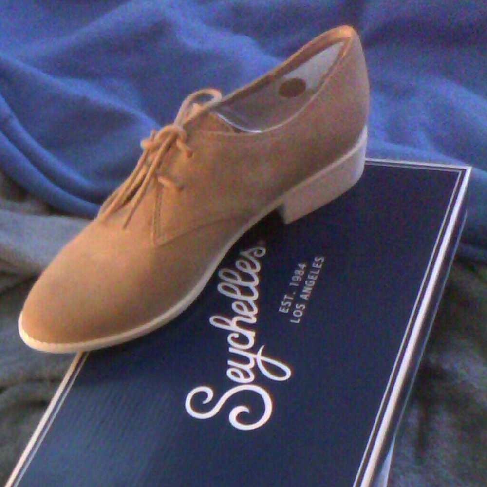 Seychelles women oxford